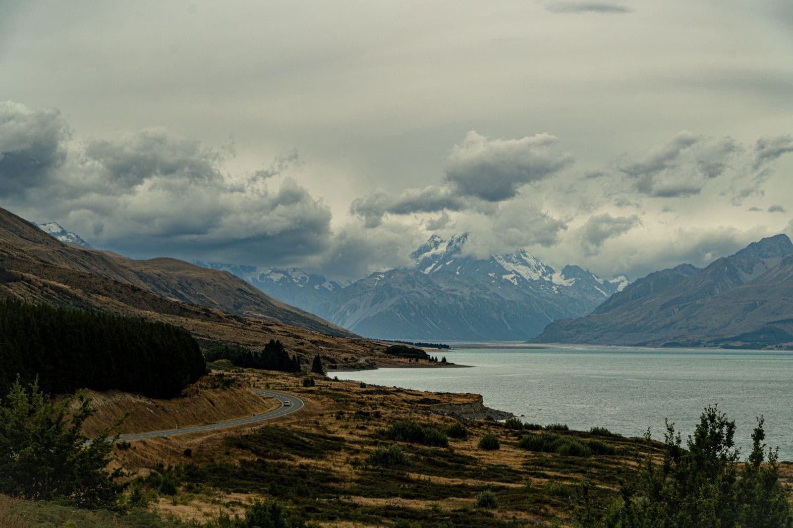 Lake Pukaki in autumn with Aoraki Mount Cook behind it, a New Zealand campervan and road trip destination