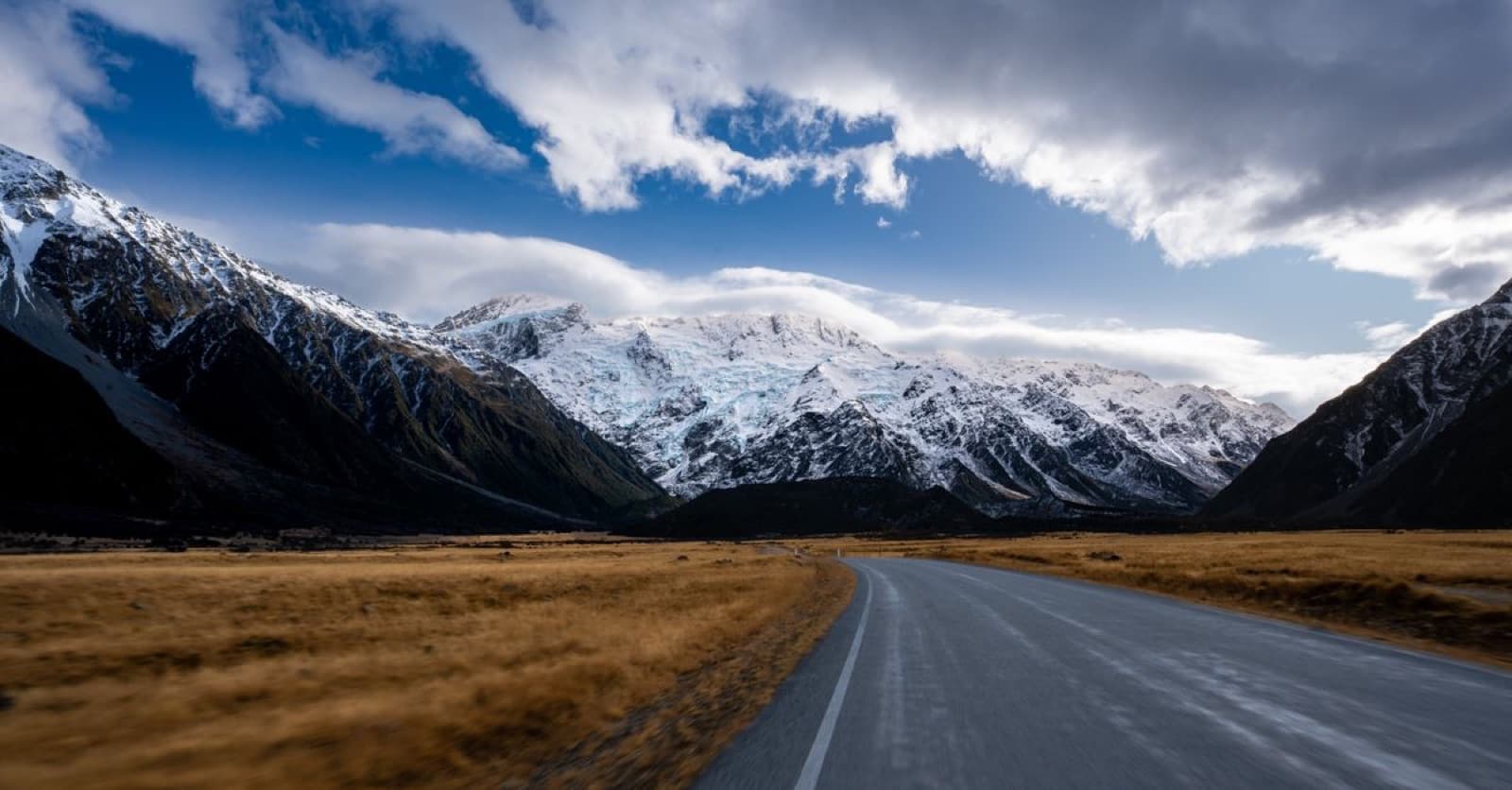 Weg naar Aoraki/Mount Cook op het Zuidereiland van Nieuw-Zeeland